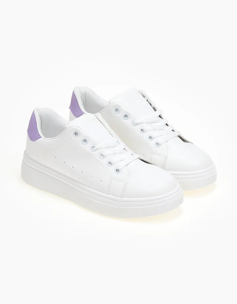 Basic sneakers με χρωματική λεπτομέρεια - Μωβ
