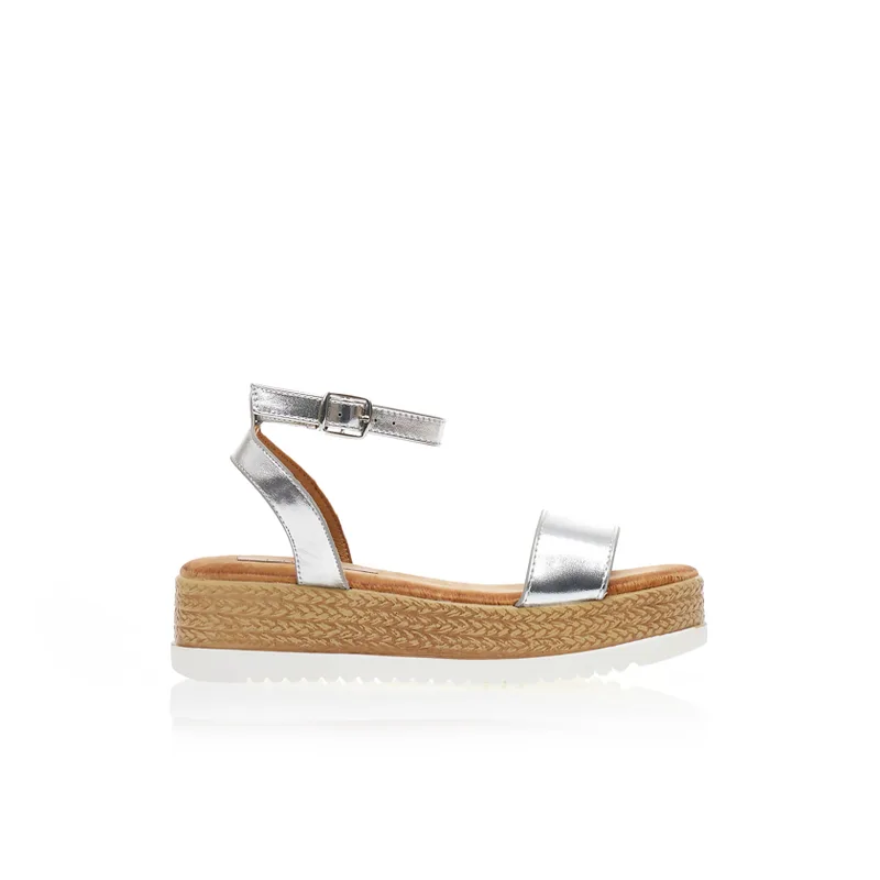 Flatforms ασημί δερματίνη με εφέ ψάθας στη σόλα και λουράκι ΑΣΗΜΙ