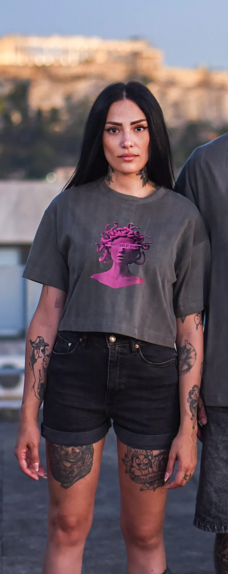 Short Crop T-Shirt Don't Look At Me Medusa