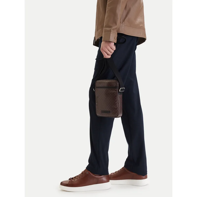 Τσαντάκι Calvin Klein Emblem Aop Coated Slim Reporter LV04D3334G Καφέ