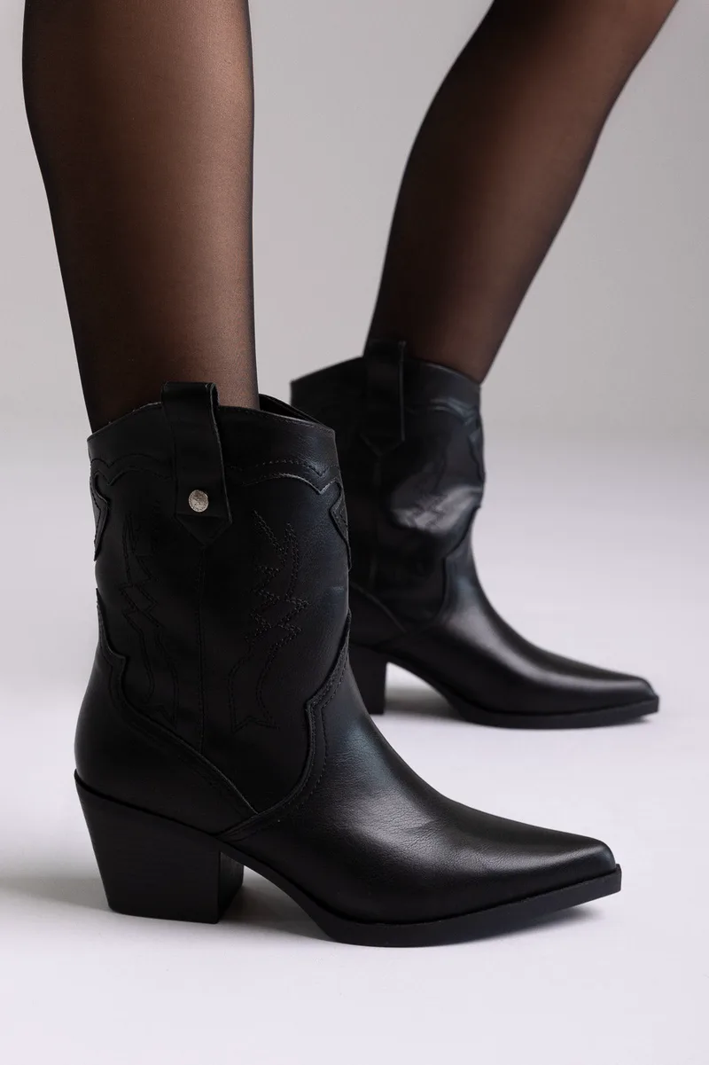 Xti Footwear Cowboy Ankle Boots - 144718 - Black Matte
