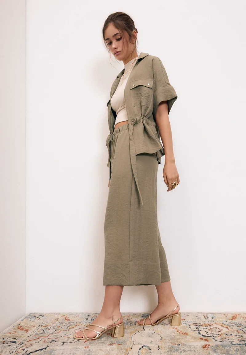 Stradivarius Παντελόνι Culotte Με Φούντα 0-456 S