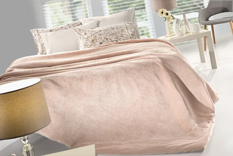 Σετ Κουβέρτα Fleece King Size και Μαξιλαροθήκη Διακόσμησης Guy Laroche Velvet Pudra 250x240