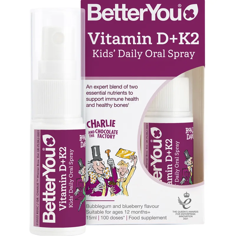 BetterYou Vitamin D + K2 Kids's Daily Oral Spray Συμπλήρωμα Διατροφής Βιταμίνης D & K2 σε Μορφή Spray για Παιδιά από 12 Μηνών για Καλή Υγεία Οστών, Δοντιών & Ενίσχυση του Ανοσοποιητικού & Αιμοποιητικού Συστήματος με Γεύση Τσιχλόφουσκα & Μύρτιλο 15ml