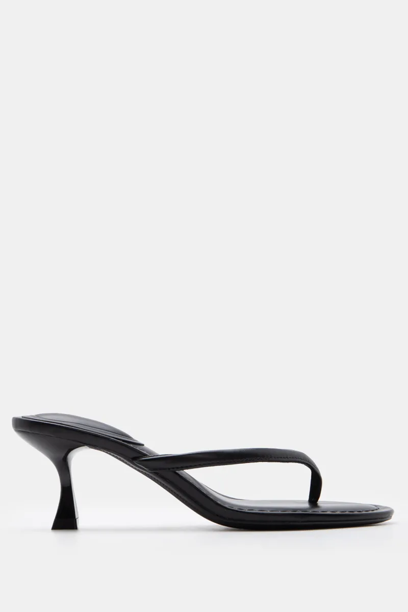 Mules Thong Kitten Heel - Μαύρο