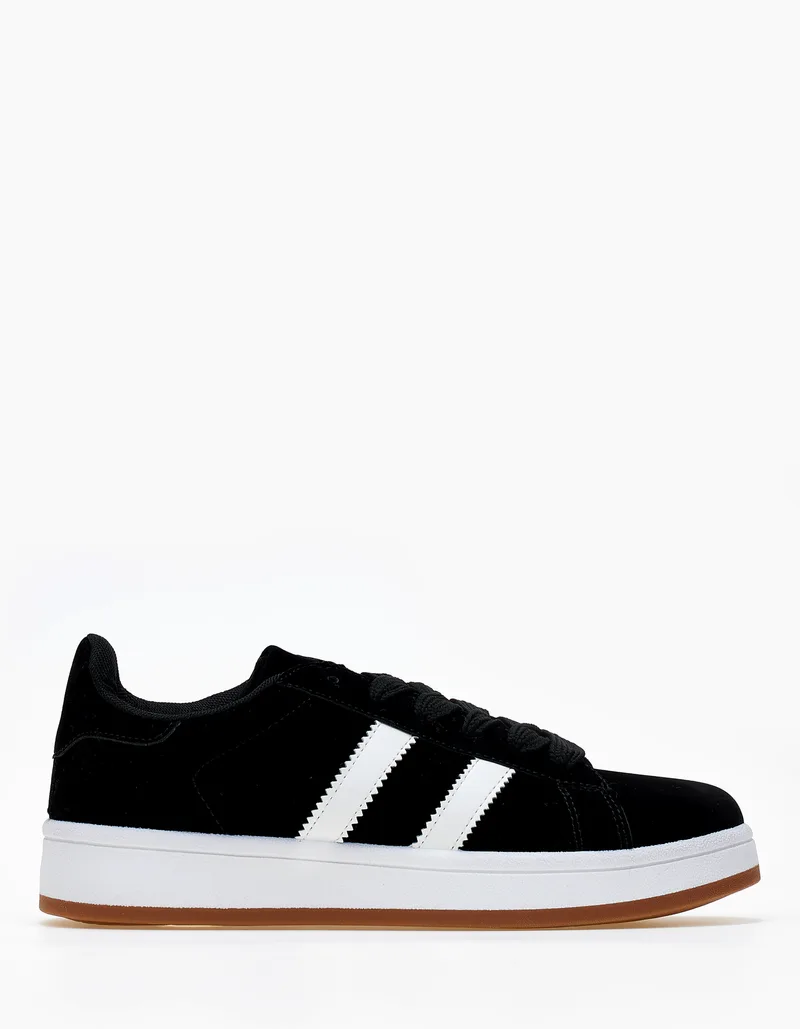 Sneakers χαμηλά με ρίγες στο πλάι - Μαύρο