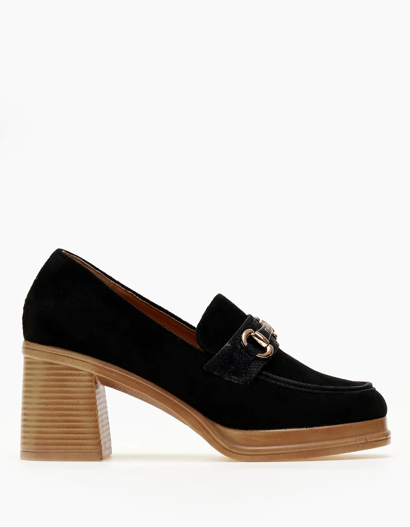 Loafers με ψηλό τακούνι και suede υφή - Μαύρο