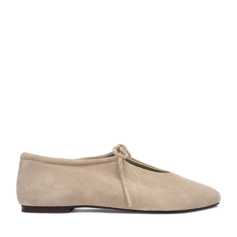 Κλειστά παπούτσια GINO ROSSI EO-26SS10 Μπεζ