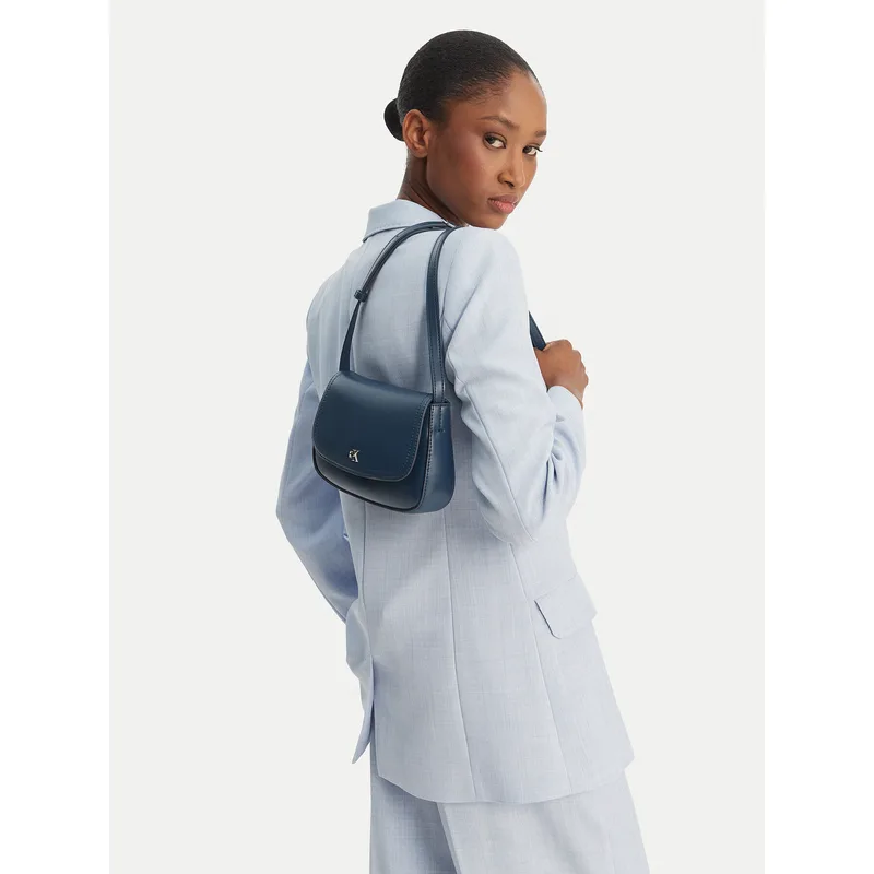Τσάντα Calvin Klein Ck Flap Camera Bag LV04F3421G Σκούρο μπλε