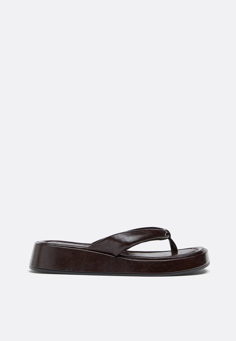 Stradivarius Φλατ Σανδάλια Thong Καφέ 36