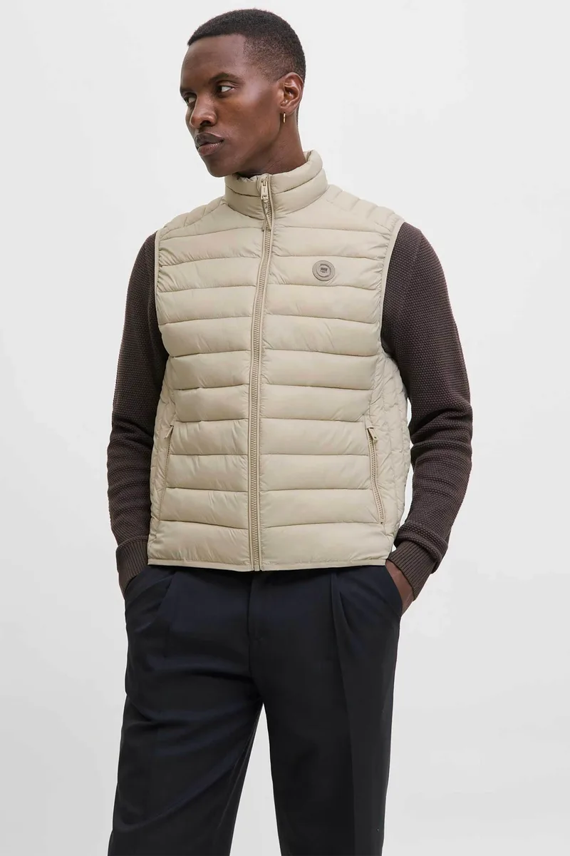 JACK & JONES ανδρικό αμάνικό μπουφάν με καπιτονέ σχέδιο Slim Fit - 12280973 Καμηλό