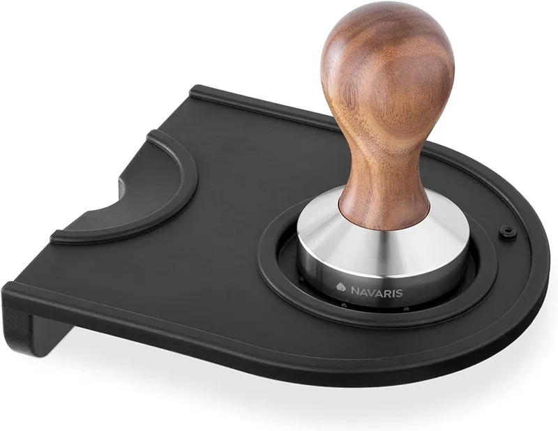 Navaris Coffee Tamper and Mat - Πατητήρι Καφέ από Ξύλο Καρυδιάς με Βάση Σιλικόνης - 51 mm (53238.01.03)