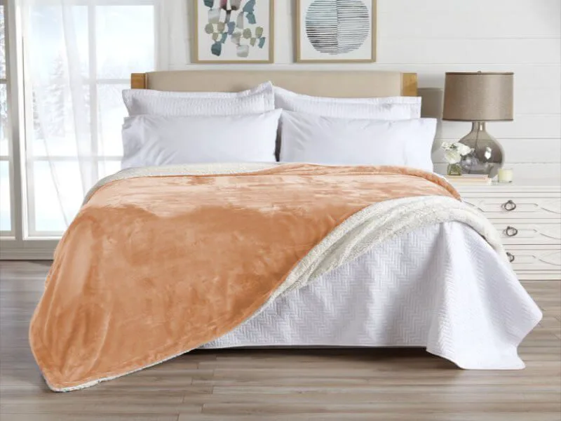 Κουβέρτα Υπέρδιπλη Βελουτέ Με Sherpa Cozy Soft Γαρύφαλλο 220x240 - Μπεζ