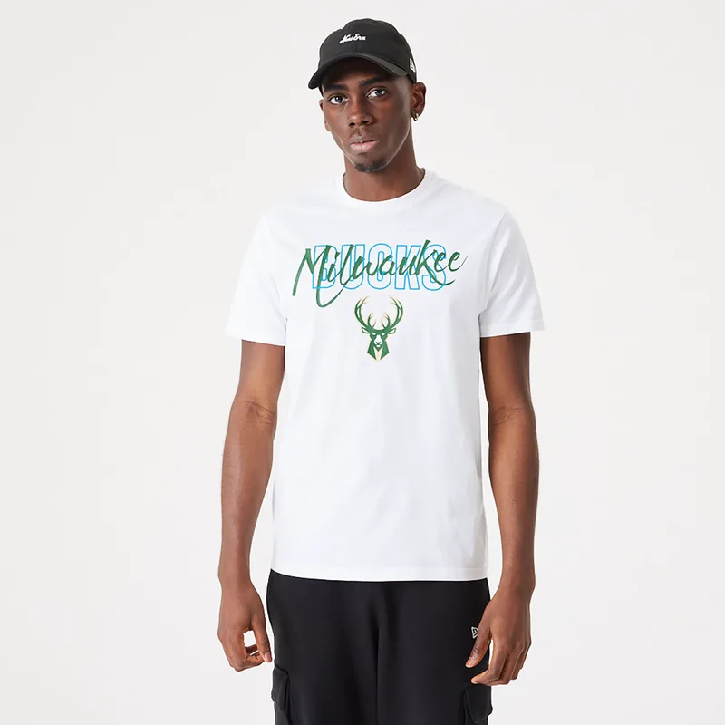 NEW ERA MILWAUKEE BUCKS NBA SCRIPT TEE T-SHIRT ΑΣΠΡΟ