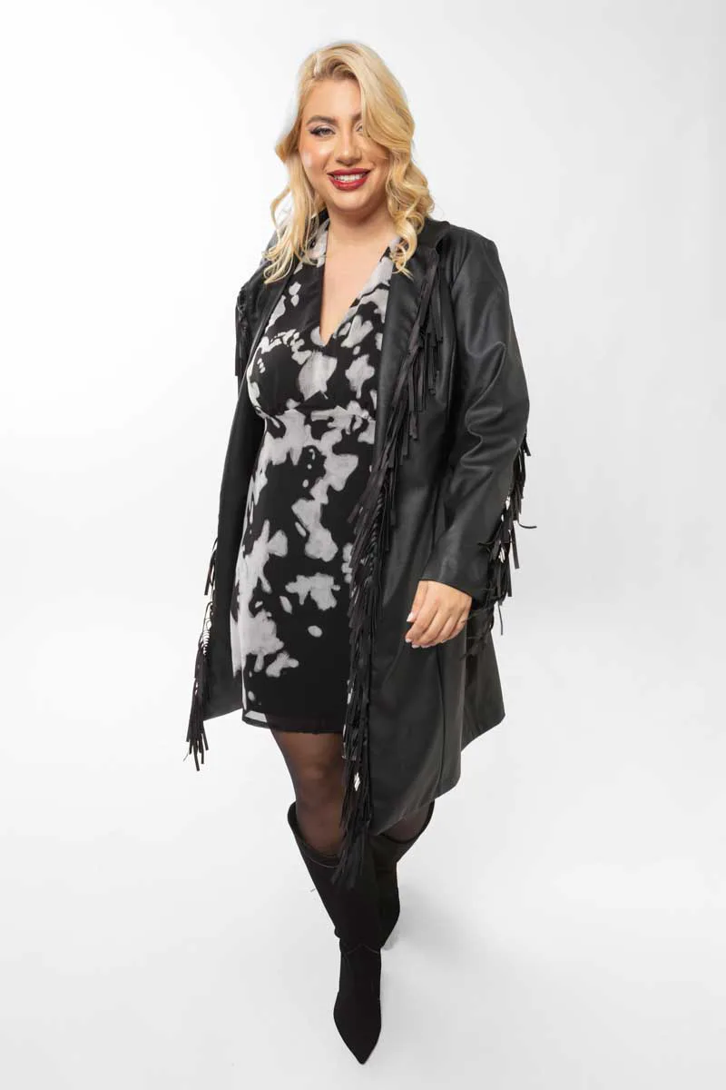 a.n.d.y Limited Collection- Leather like μαντό με κρόσσια σε μαύρο χρώμα