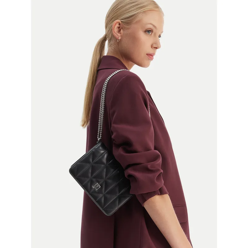 Τσάντα Calvin Klein Quilted Mini Chain Bag LV04F3321G Μαύρο