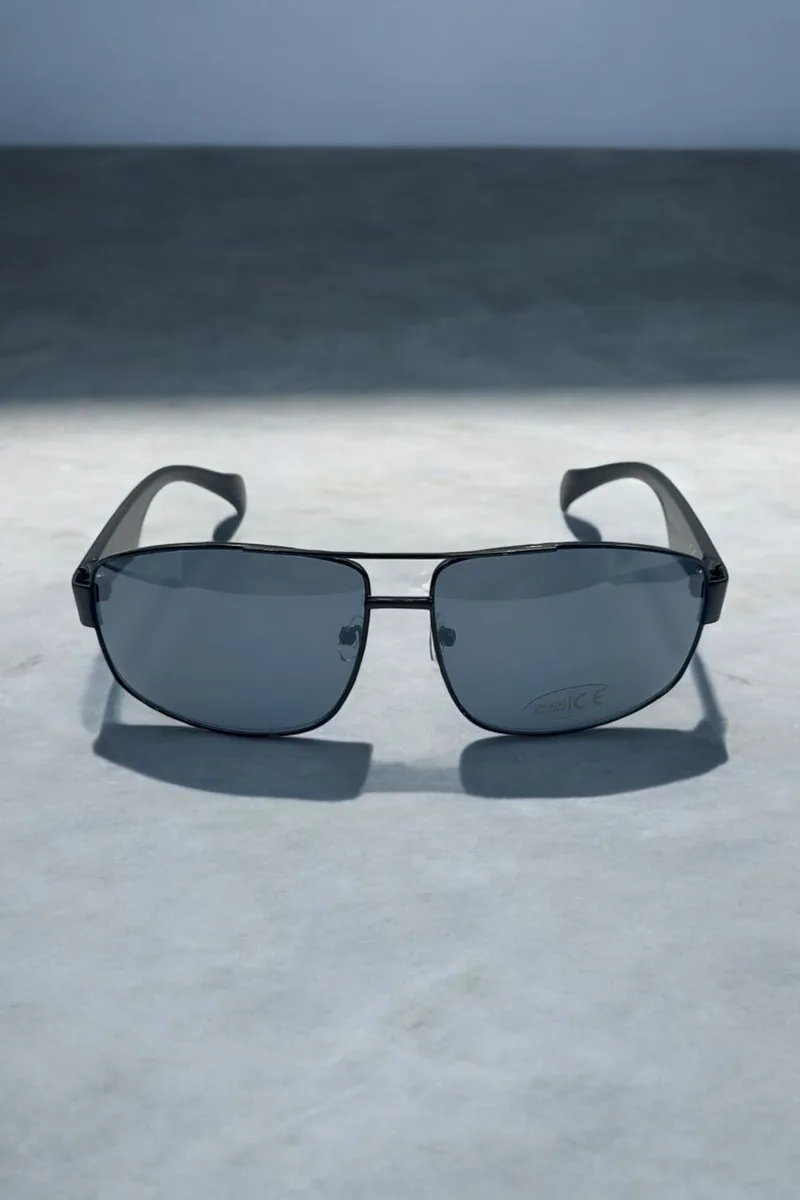 ΓΥΑΛΙΑ ΗΛΙΟΥ ΣΕ ΣΤΥΛ AVIATOR ΜΕ ΜΑΥΡΟ ΣΚΕΛΕΤΟ ΜΕ ΜΠΛΕ ΦΑΚΟ