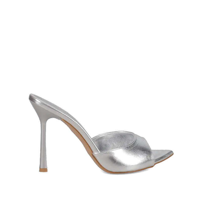 Ασημί mule