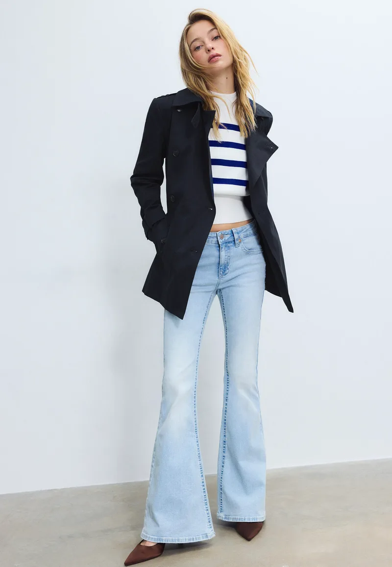 Stradivarius Βασική Κοντή Καμπαρντίνα Navy Blue L