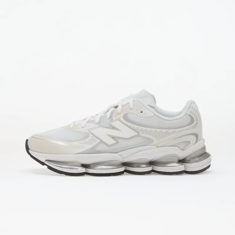Sneakers New Balance 2000 White/ Silver Metallic EUR 38