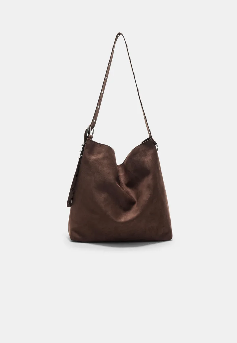 Stradivarius Τσάντα Bucket Με Λαβή Και Λεπτομέρεια Από Συνθετικό Σουέντ Καφέ Os
