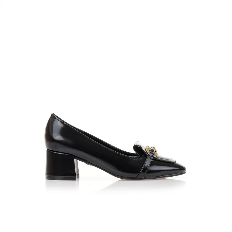 Γόβες loafers TSOUKALAS μαύρες δερματίνη με χρυσές αγκράφες ΜΑΥΡΟ