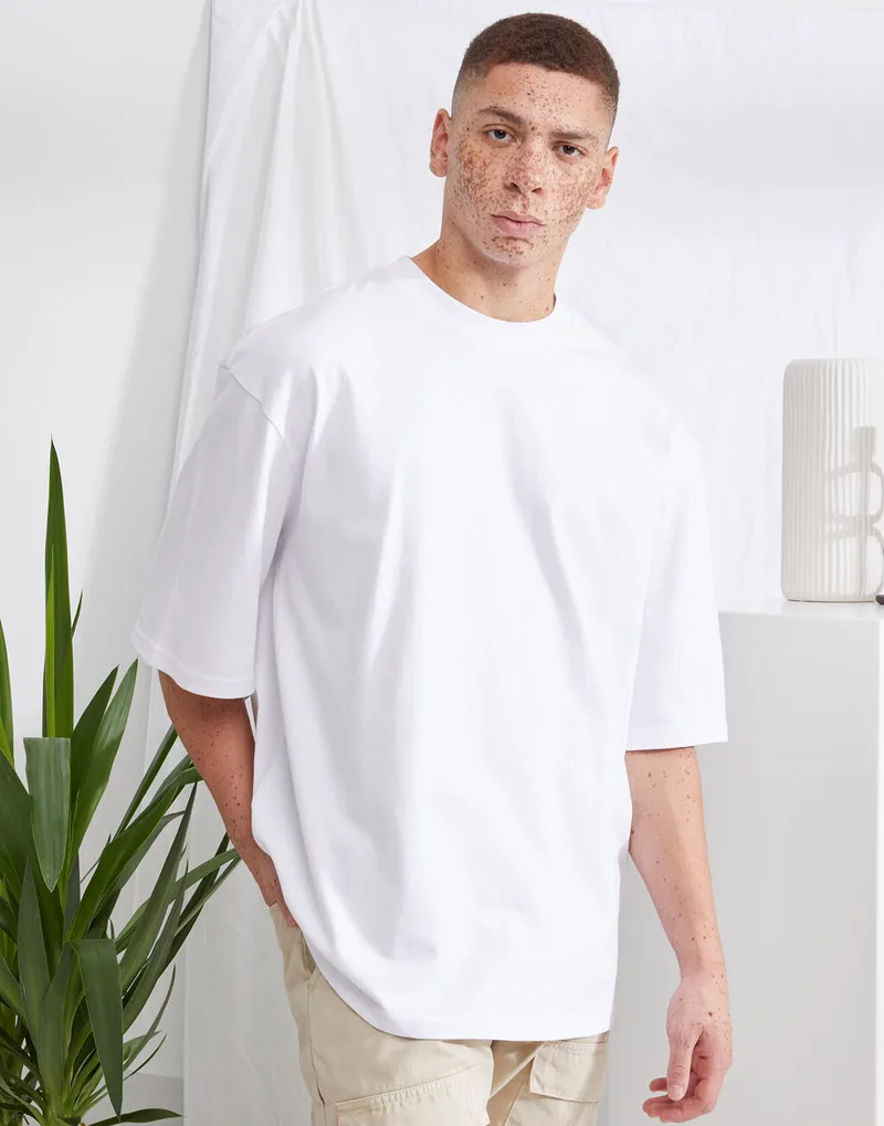 T-Shirt Huge Tee BY193 Build Your Brand White