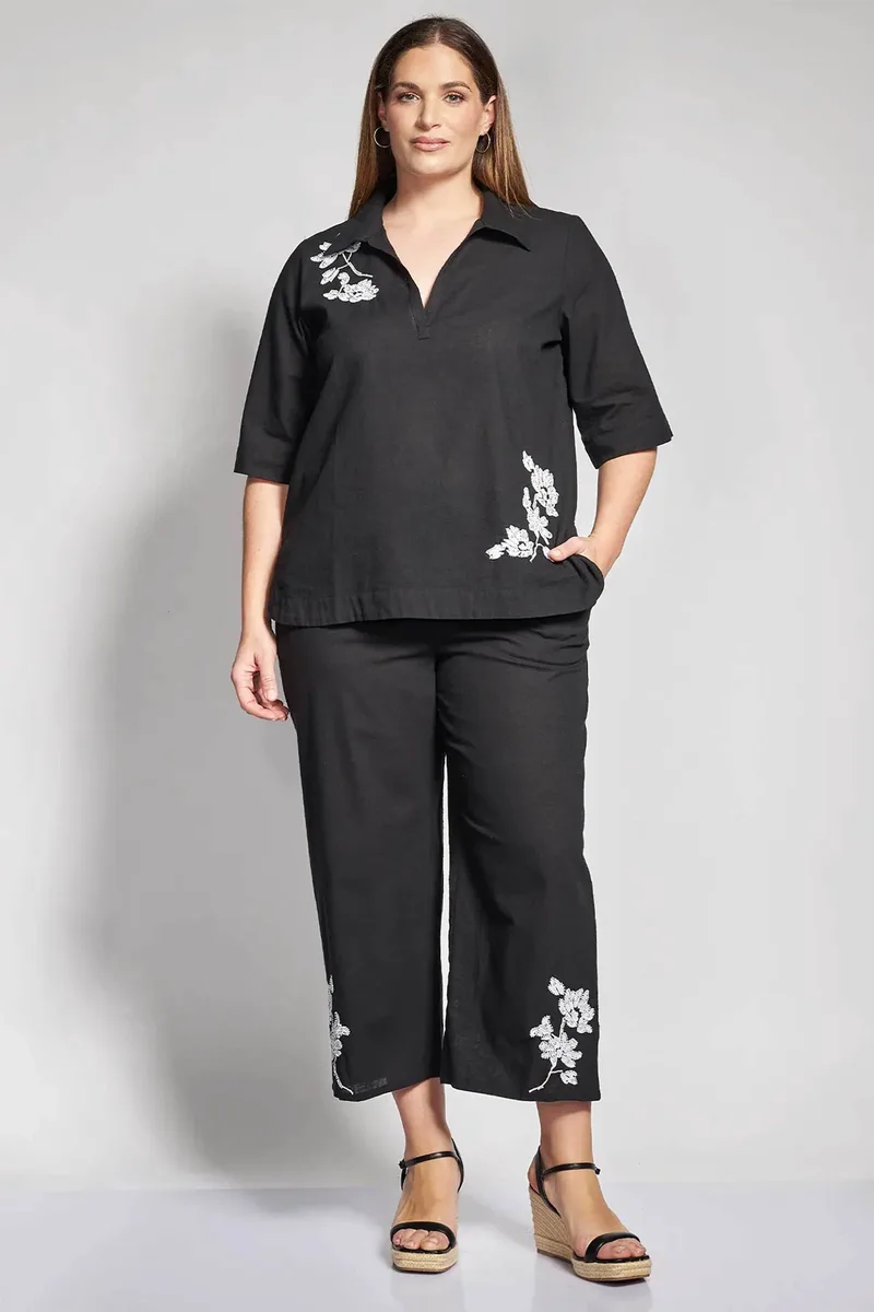Parabita γυναικεία παντελόνα με floral κέντημα και στρας Cropped - 012610200180 Μαύρο