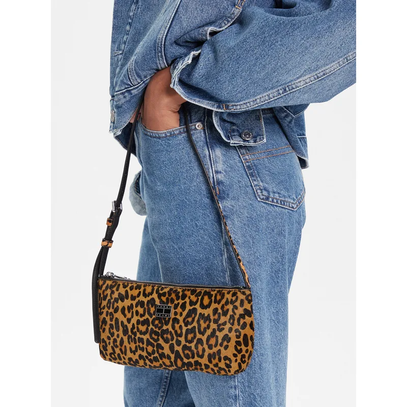 Τσάντα Tommy Jeans Tjw Must Leopard Shoulder Bag AW0AW18008 Πορτοκαλί