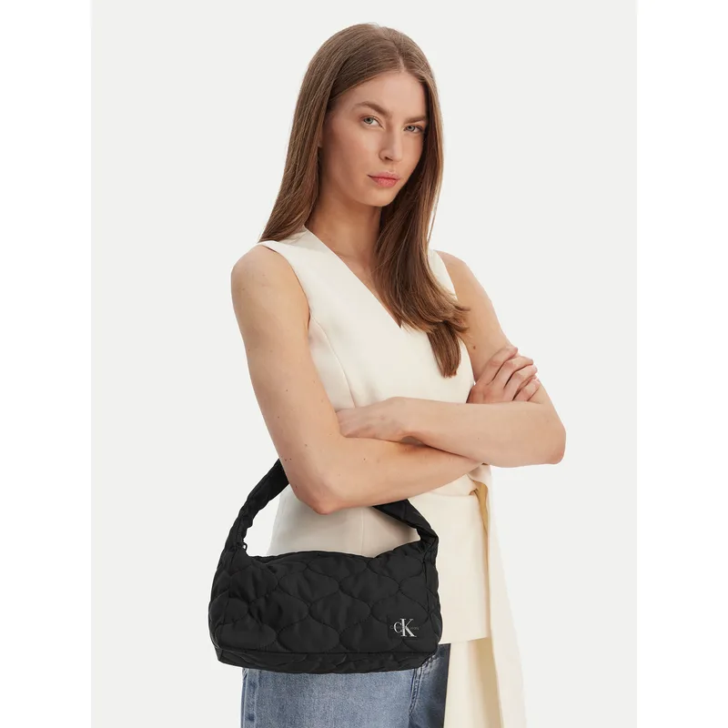 Τσάντα Calvin Klein Quilted Shoulder Bag IU0IU00724 Μαύρο