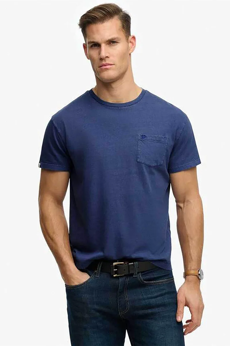 Superdry ανδρικό T-shirt με τσέπη και κεντημένο λογότυπο Relaxed Fit "Classic Pocket" - M1012371A Μπλε