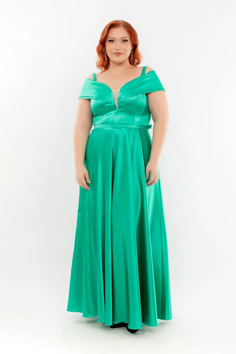 ΦΟΡΕΜΑ PLUS SIZE ΜΑΚΡΥ ΣΑΤΕΝ OFF SHOULDER ΠΡΑΣΙΝΟ