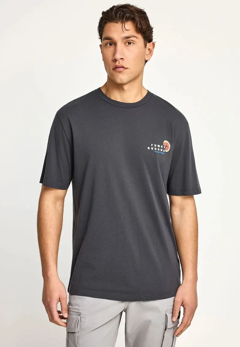 Funky Buddha Ανδρικό Relaxed T-shirt με Τύπωμα στην Πλάτη FBM013-087-04 Σκούρο Γκρί