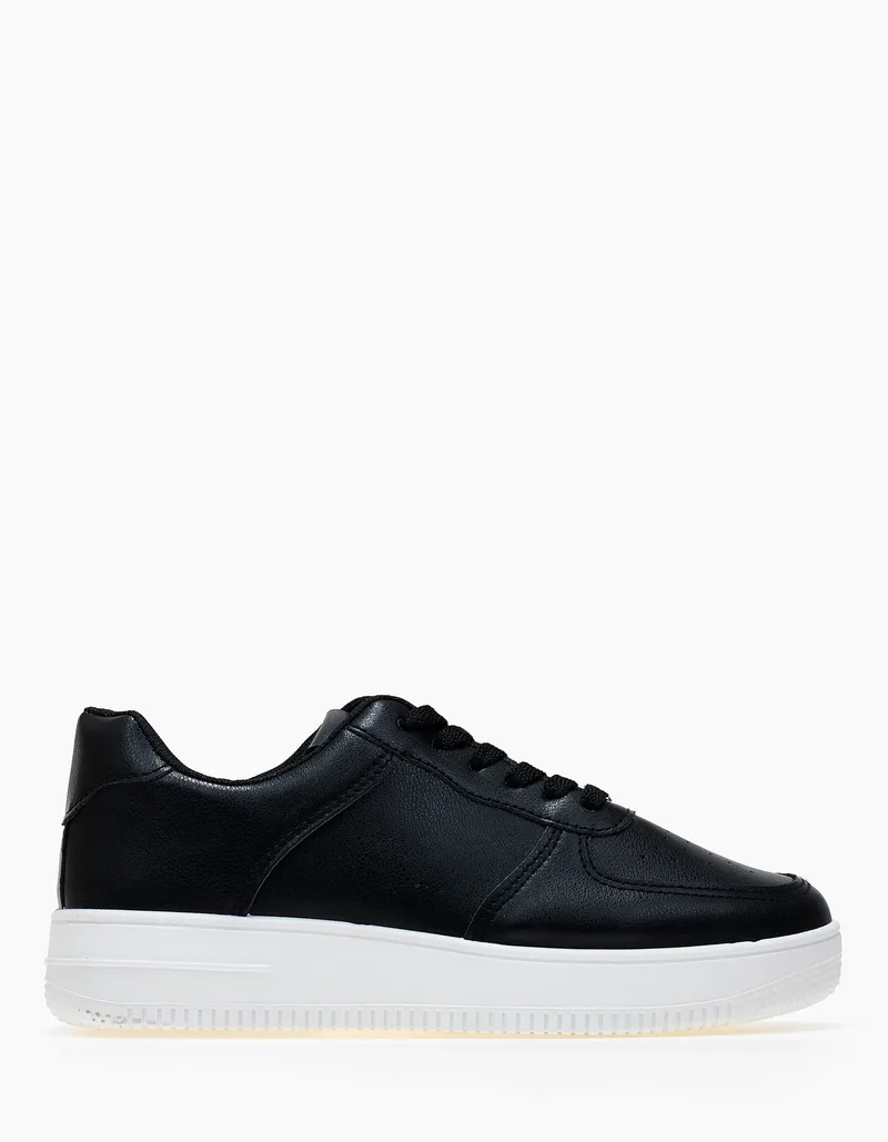 Γυναικεία sneakers μονόχρωμα - Μαύρο
