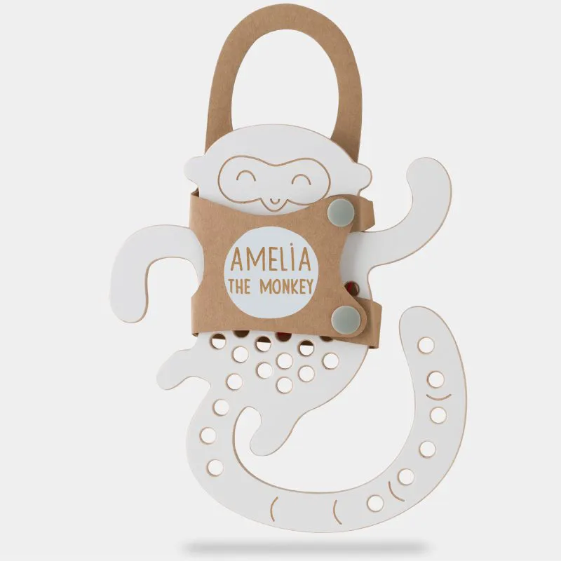 Milin Big Wooden Lacing Toy Monkey Amelia παιχνίδι δραστηριοτήτων 20 cm x 17,5 cm x 0,7 cm 1 τμχ