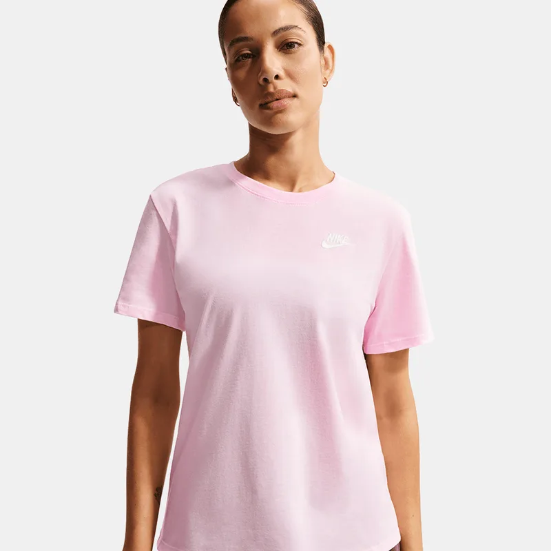 Nike Sportswear Club Essentials Γυναικείο T-Shirt (9000257443_91134)