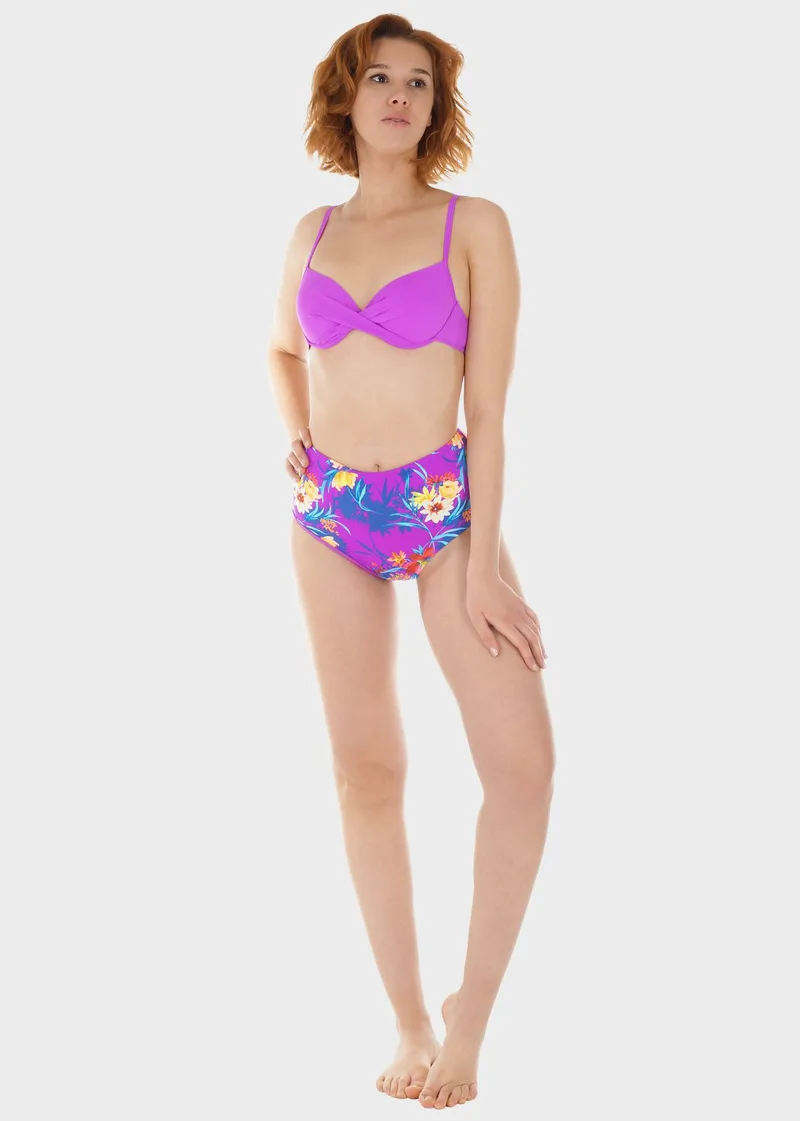 Γυναικείο σετ μαγιό bikini ενσωματωμένη ενίσχυση slip all print ιδιαίτερη πίσω όψη.Καλύπτει B Cup ΜΩΒ