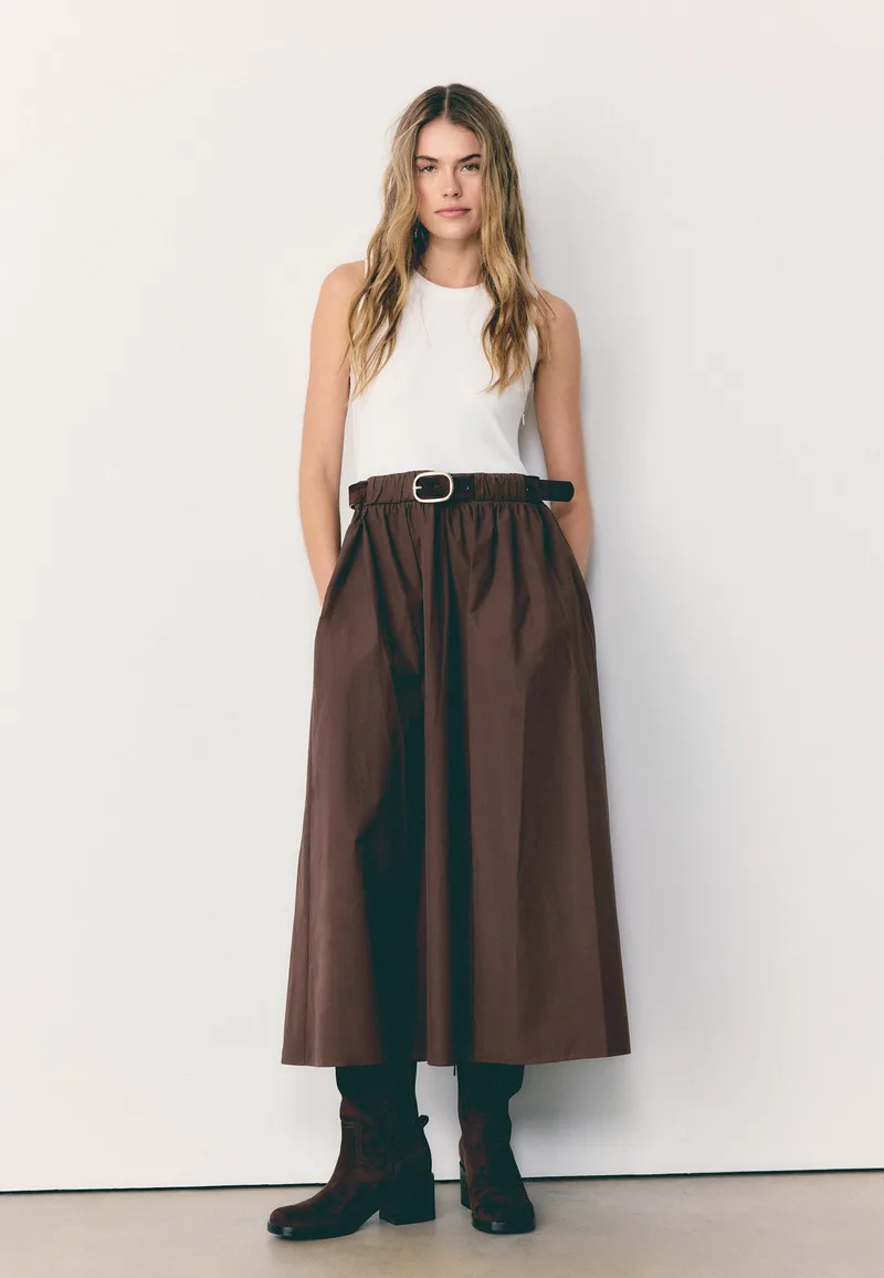 Stradivarius Μίντι Φόρεμα Από Δύο Υλικά Χωρίς Μανίκια Με Ζώνη Καφέ Xs