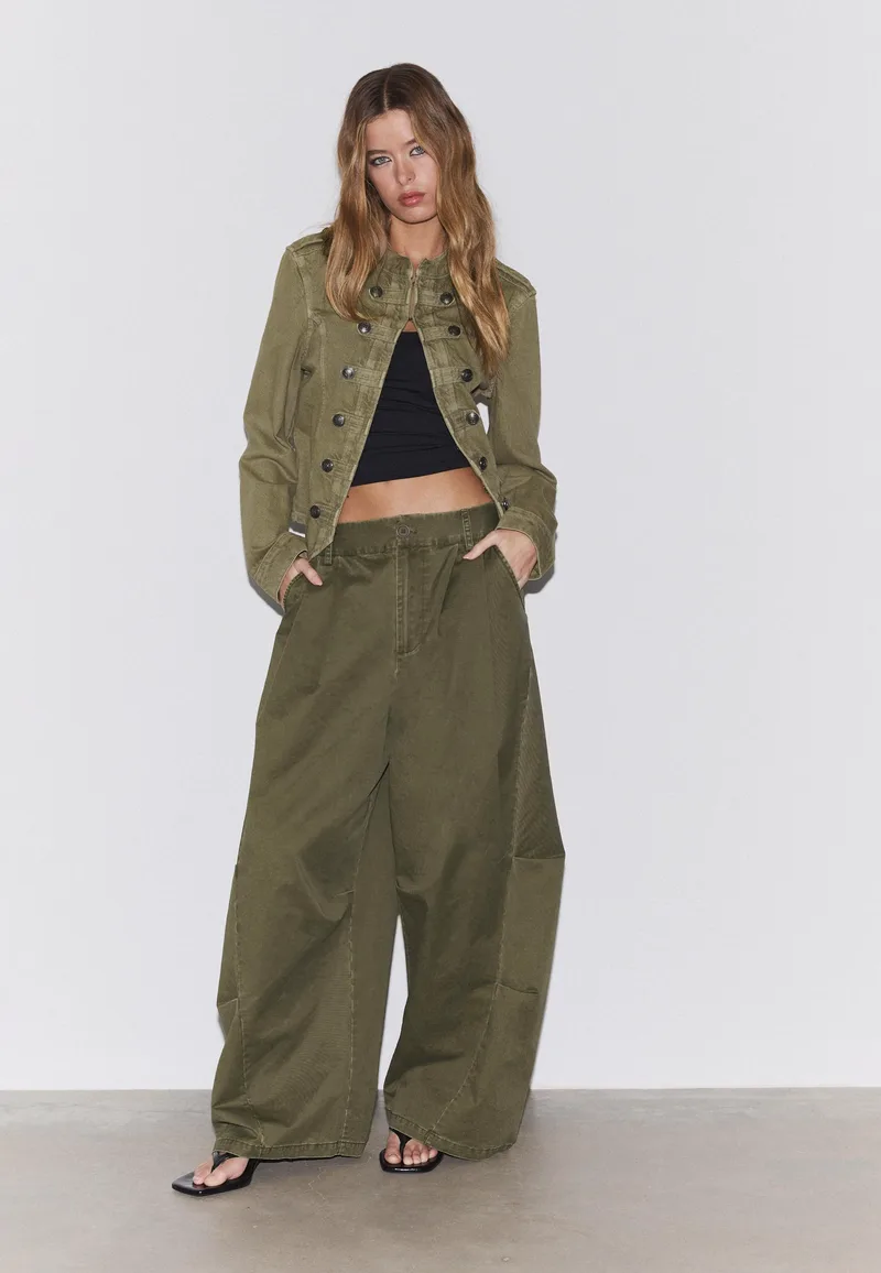 Stradivarius Σακάκι Twill Με Κουμπιά Χακί S