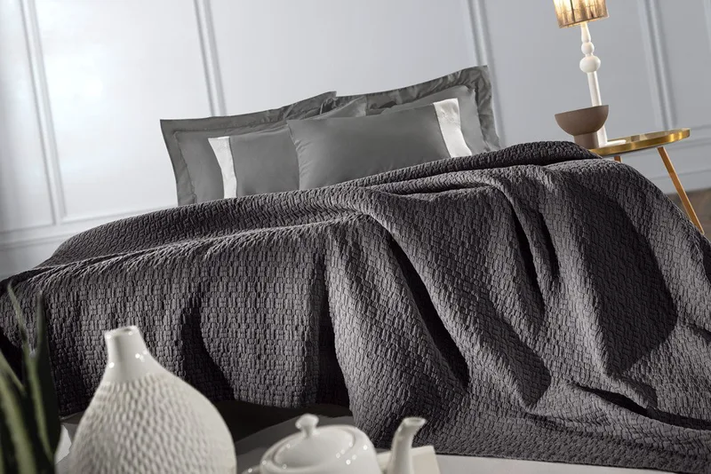 Κουβέρτα Υπέρδιπλη Guy Laroche Nikki Anthracite 240x260