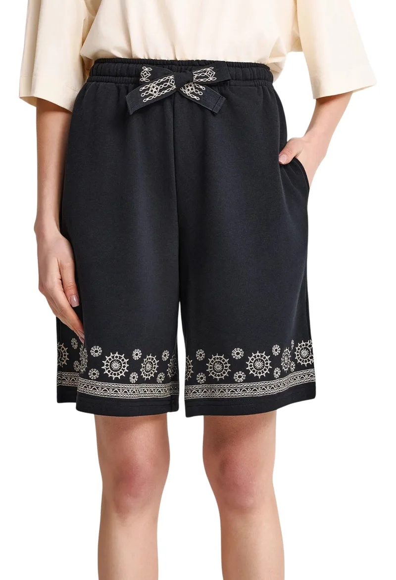 Σορτς Funky Buddha Με Κέντημα FBL013-104-03-BLACK Γυναικείο