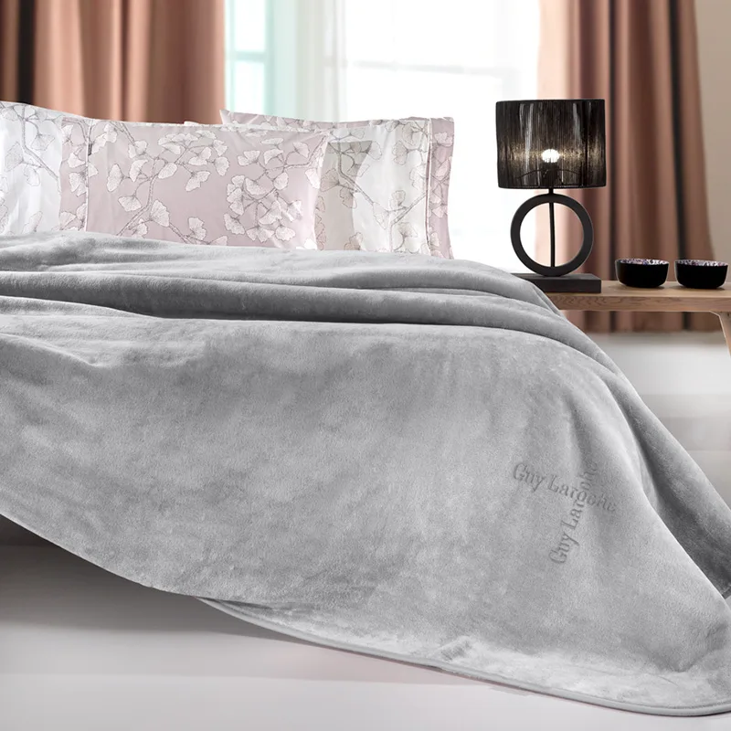 Κουβέρτα Βελουτέ Υπέρδιπλη 220X240 Guy Laroche Logo Silver (220x240)