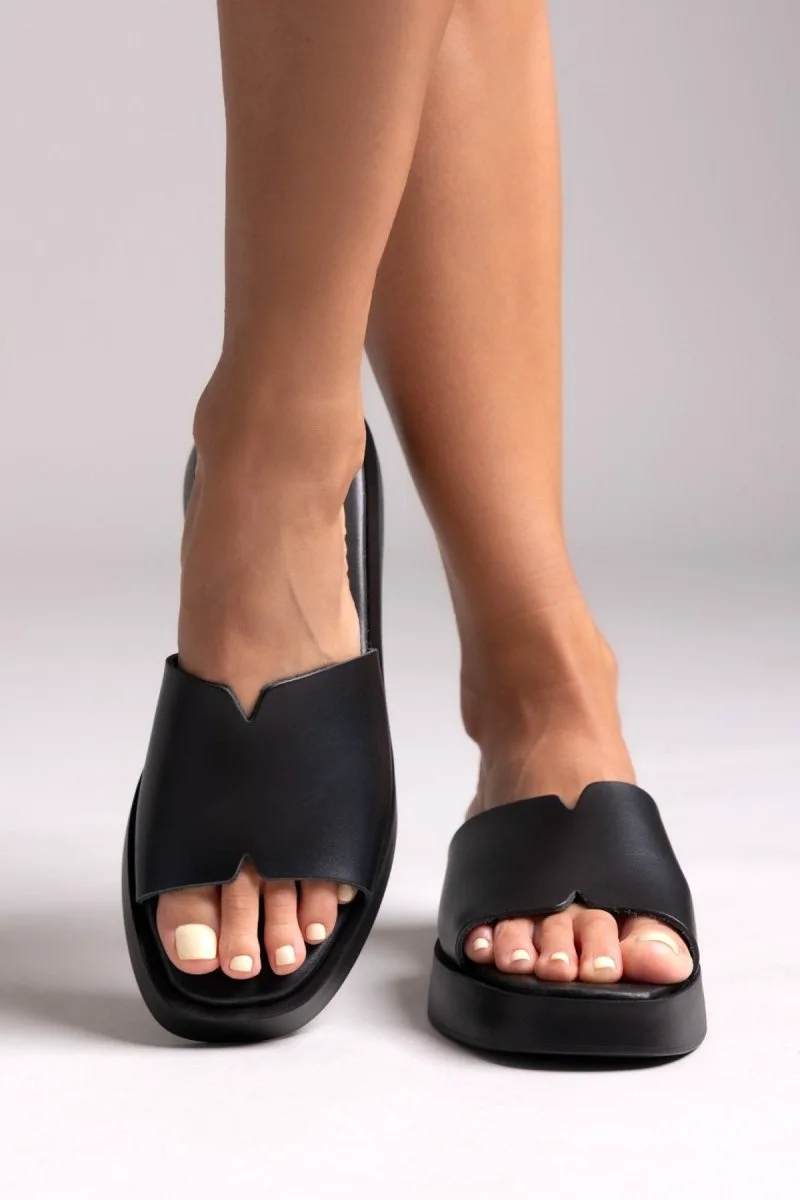 TFP Leather Flatform Sandals - Π14 - Black