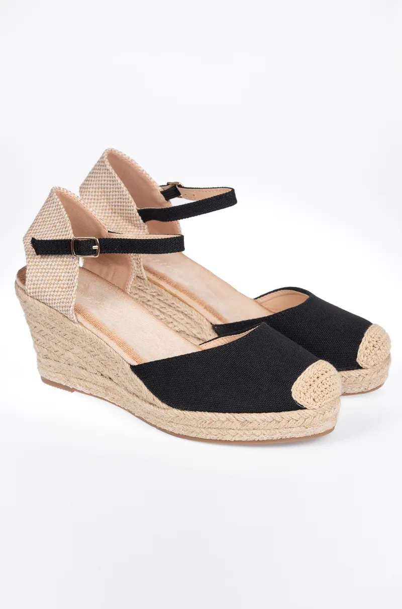 Εσπαντρίγιες με ιδιαίτερη υφή και μπαρέτα - Μαύρο