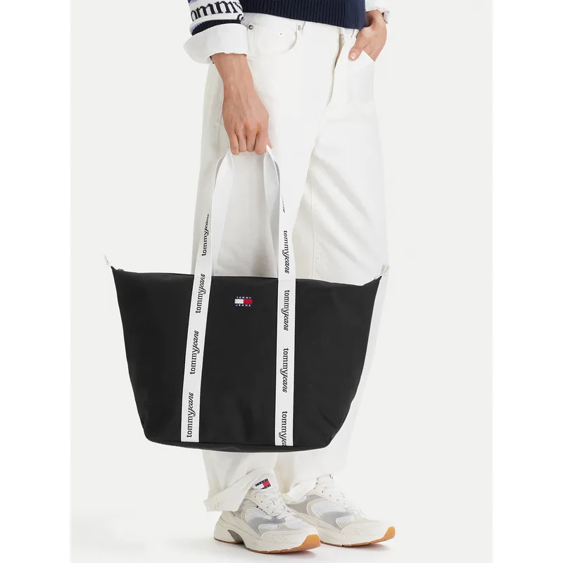 Τσάντα Tommy Hilfiger Tjw Ess Daily Tote AW0AW18461 Μαύρο