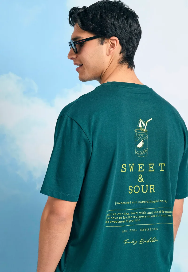 Relaxed t-shirt με text artwork τύπωμα στην πλάτη