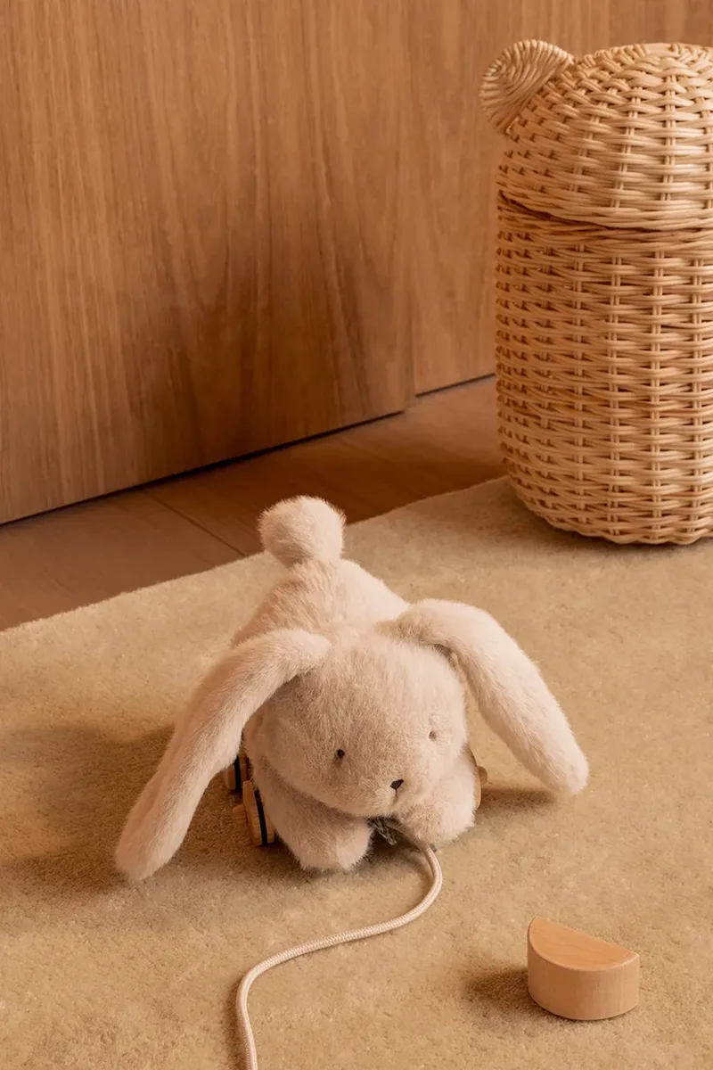 Βελούδινο παιχνίδι Liewood Pera Rabbit Pull Along Toy