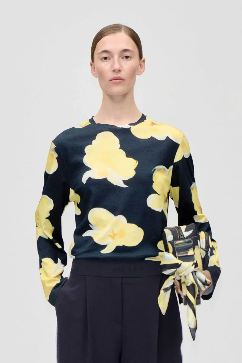 Stine Goya γυναικεία μπλούζα με floral print "Yellow Petunias" - SG-PS26-T149-2243 Κίτρινο