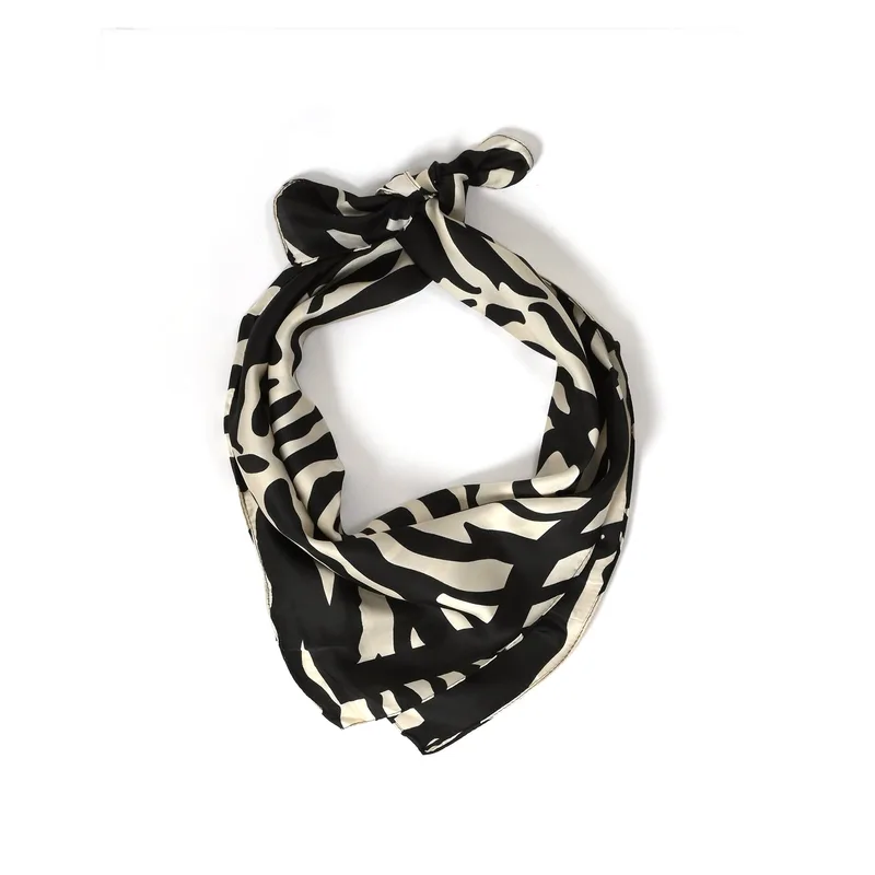 Σατέν φουλάρι με zebra τύπωμα