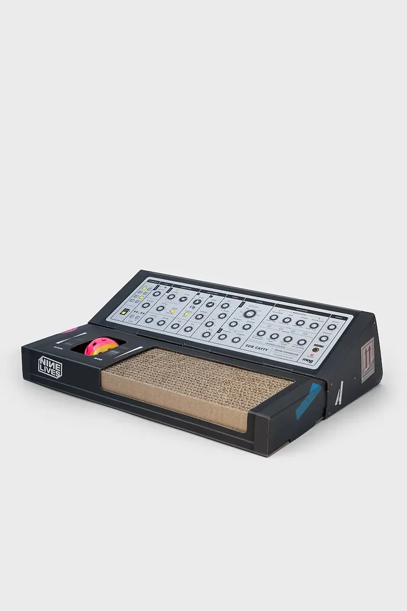 Δέντρο γάτας Luckies of London Synthesizer